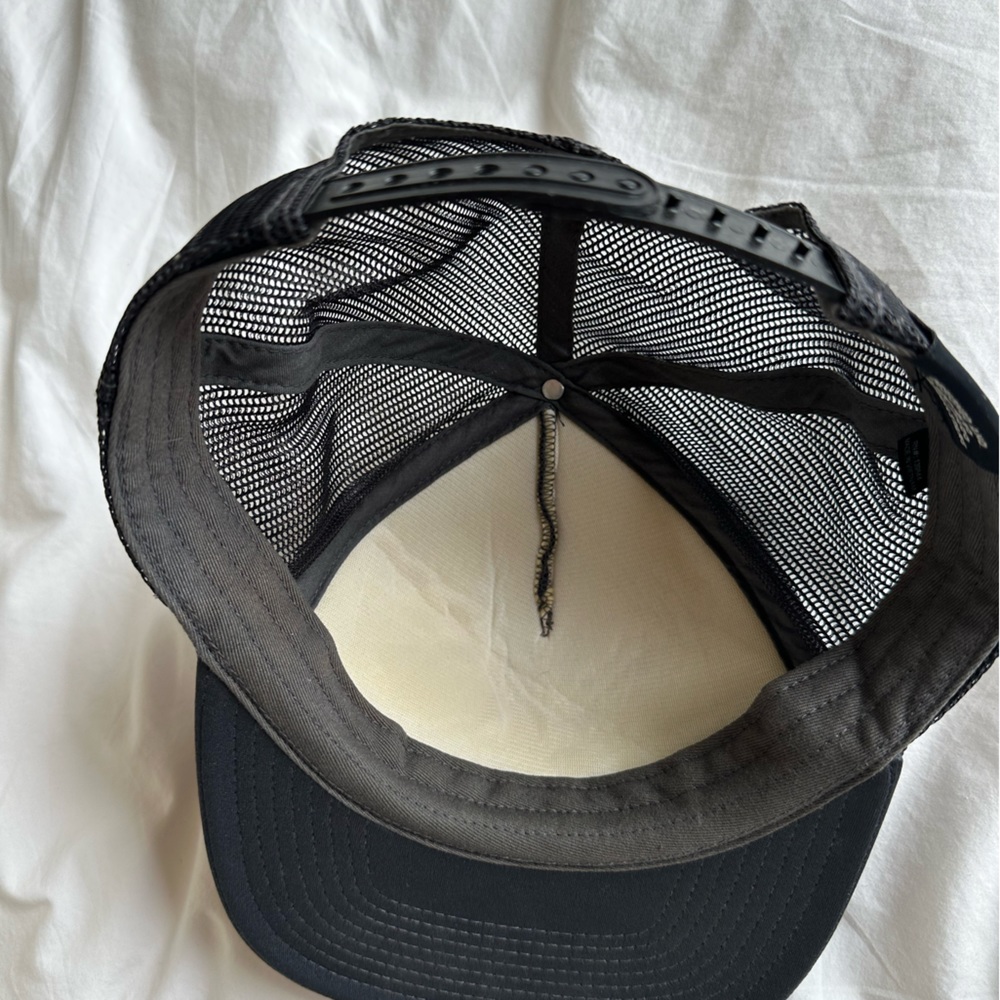 This hat - Picture 2 of 7